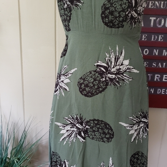 BB Dakota | 0 Pineapple print open back dress sundress - Picture 9 of 12